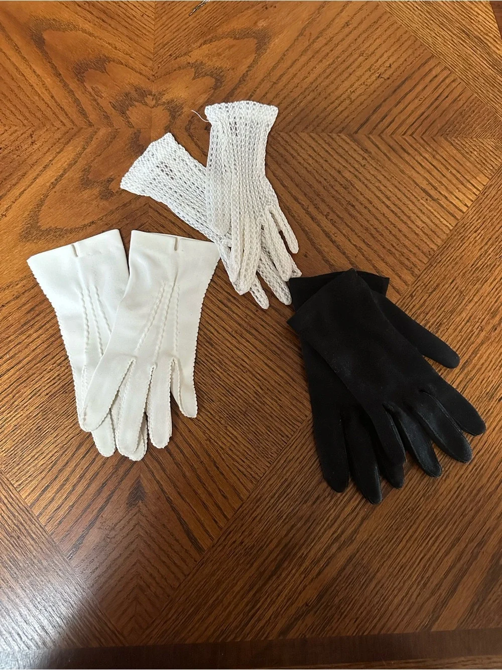 Classic Women's Black and White Glove Set - Three-Pair Collection